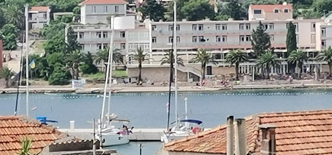 Marina Apartment End Rooms Vela Luka Ngoại thất bức ảnh